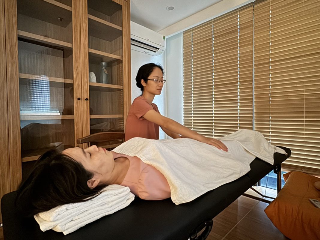 energy healer, reiki healer in Vietnam