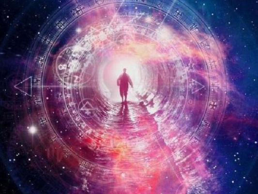 Thôi miên hồi quy tiền kiếp là gì? TrảI nghiệm cùng Hồng Ngân Elise